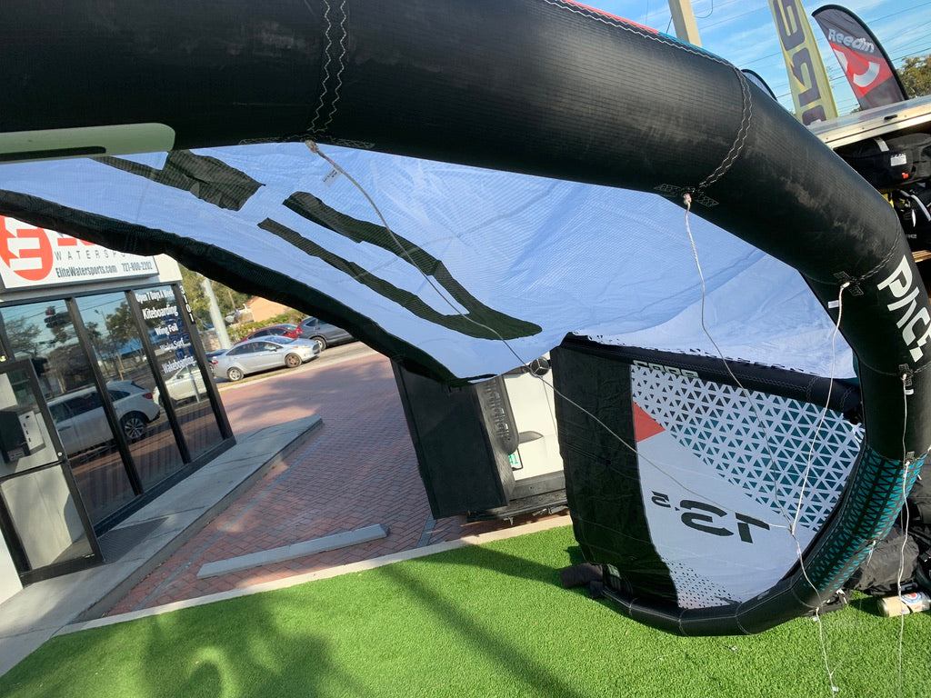 PACE (13.5, White/Black) Demo T26