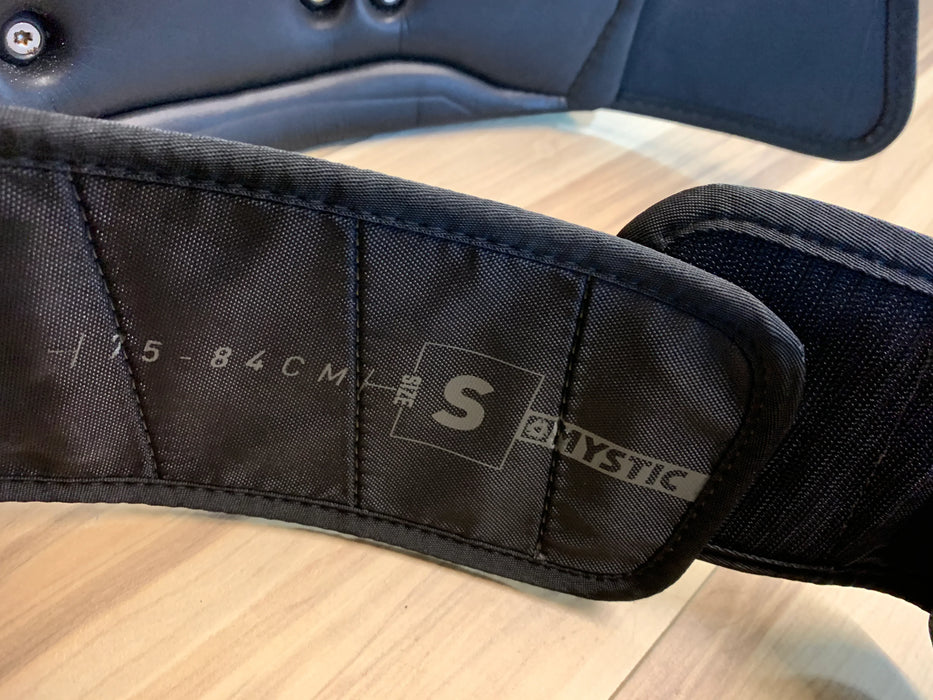 2022 Mystic Majestic X Waist Harness Small Used
