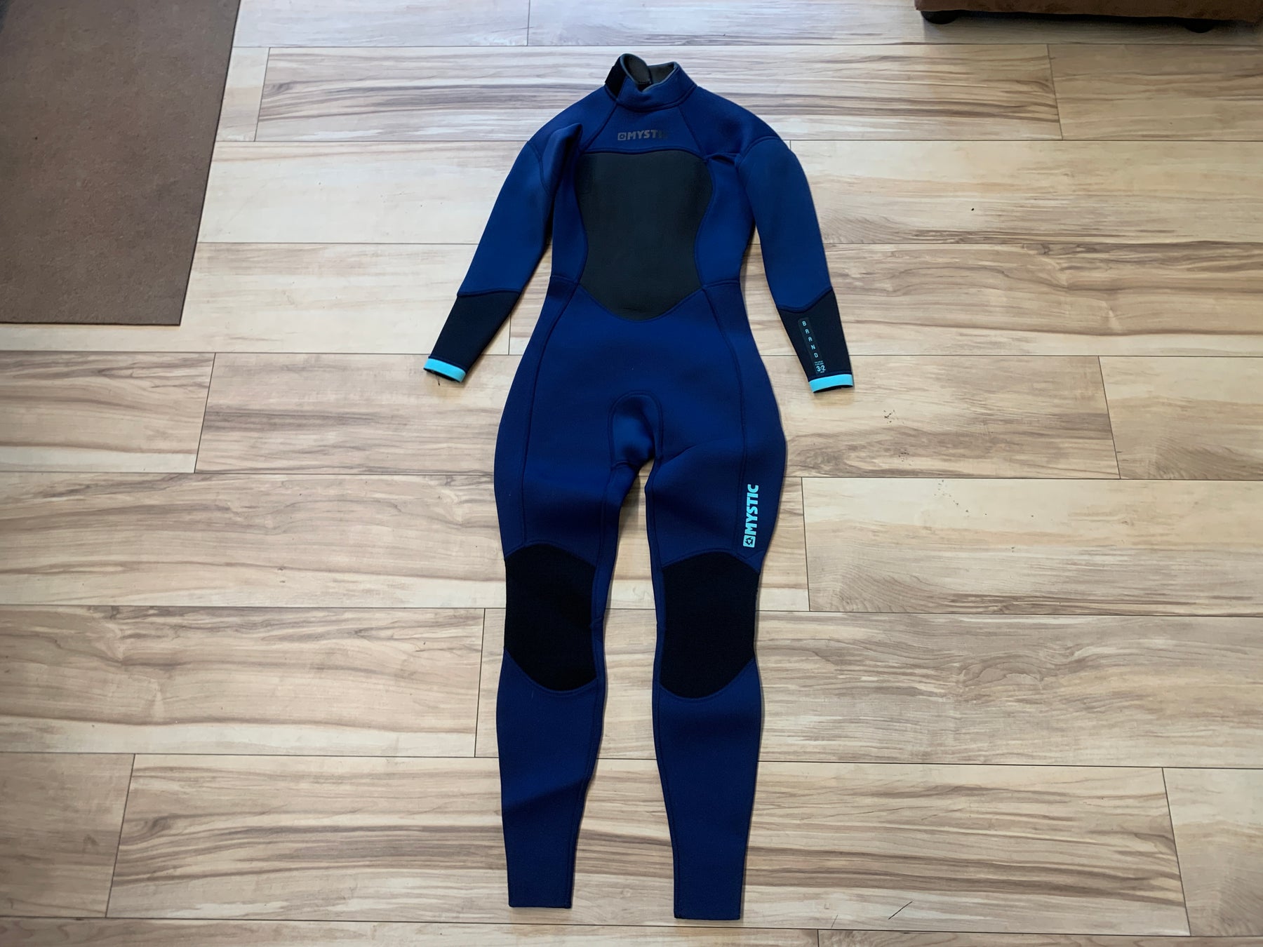 Mystic Brand 3/2mm Women’s Fullsuit – Back Zip – Small (Blemish Deal)
