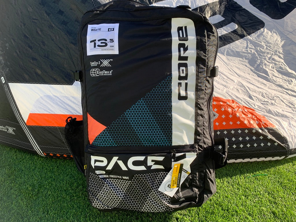 PACE (13.5, White/Black) Demo T26