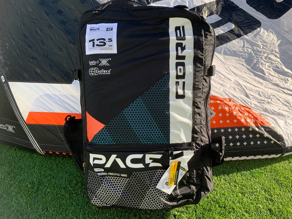 PACE (13.5, White/Black) Demo T26