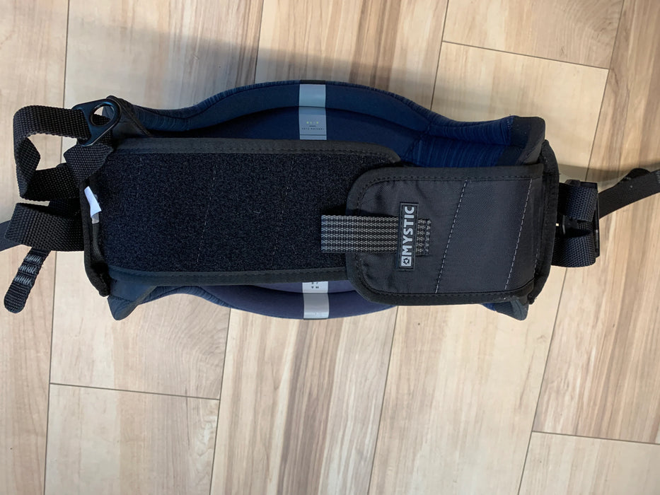 2022 Mystic Majestic X Waist Harness Small Used