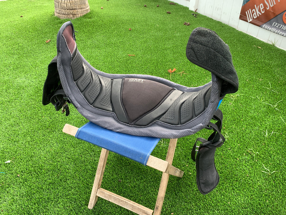 Mystic Majestic M waist harness Used