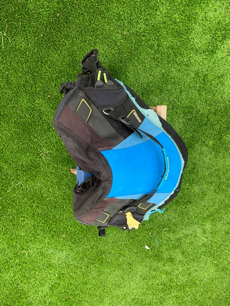 Mystic L Seat Harness Used