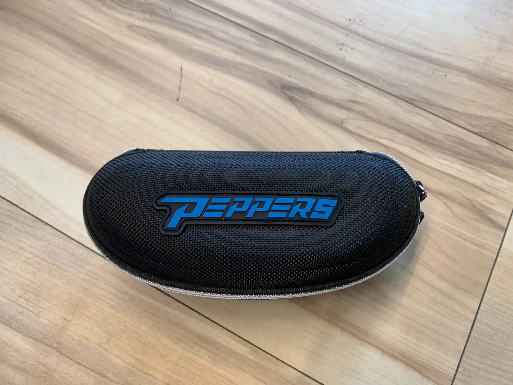 Peppers Sunglasses Case – Zipper Closure with Clip Attachment