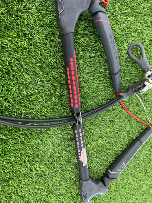 Used Medium North Navigator Pro Control Bar