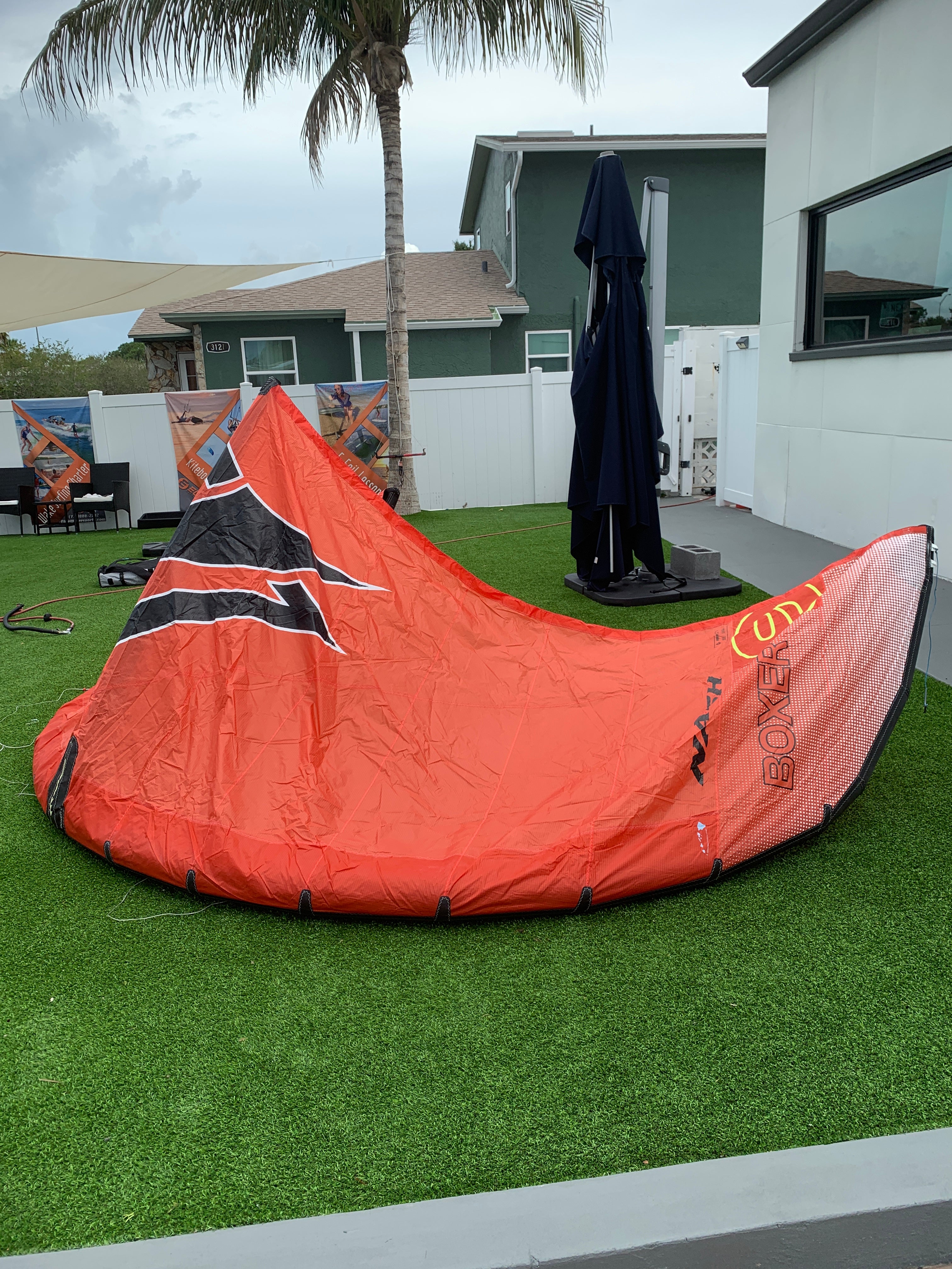 2025 Naish Boxer 9m Kite Coral Demo