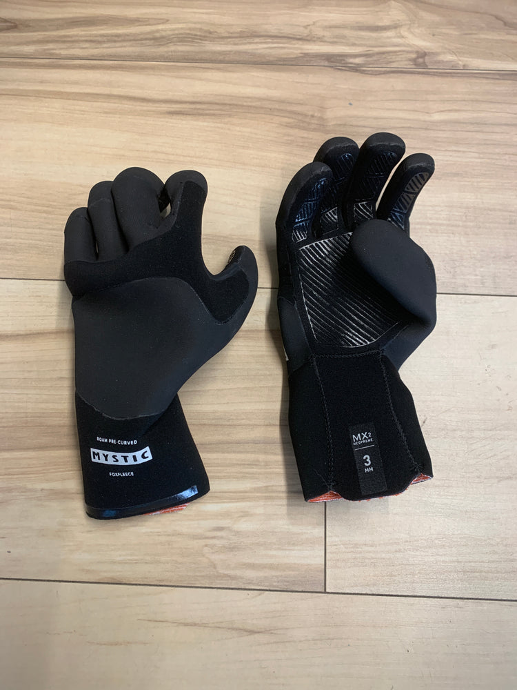 Mystic Roam 3mm Small Precurved Glove Used