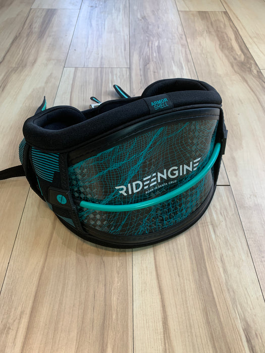 2019 Ride Engine Elite Series S Used with Dakine Spreader Bar