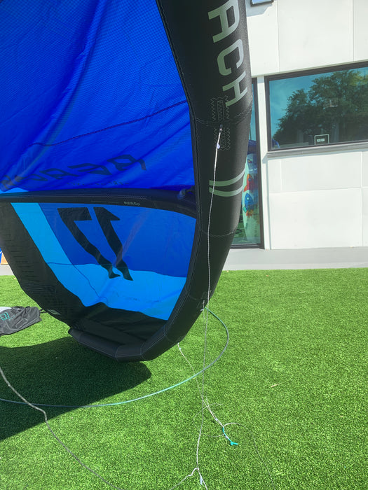 2025 North Reach 17m Blue Used