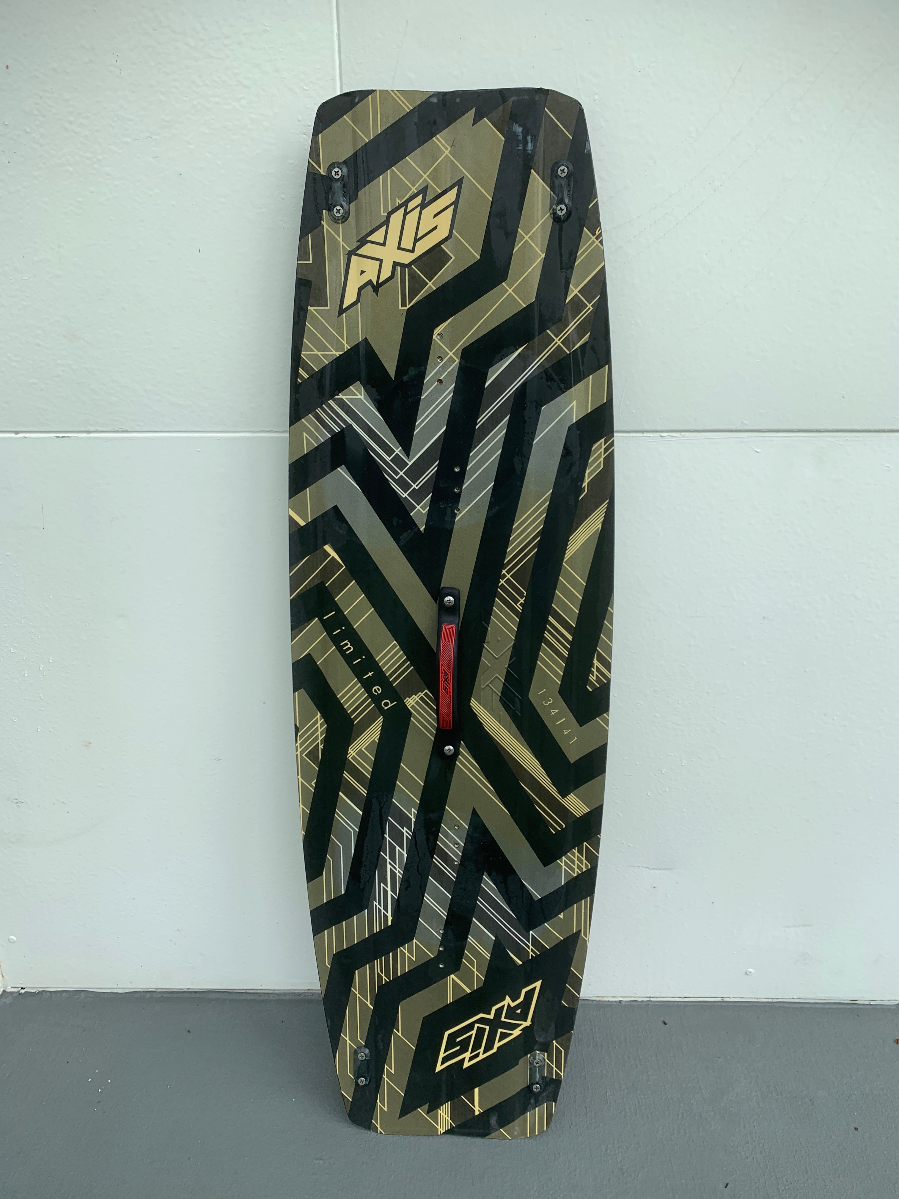 Axis Limited 134cm Twintip Used