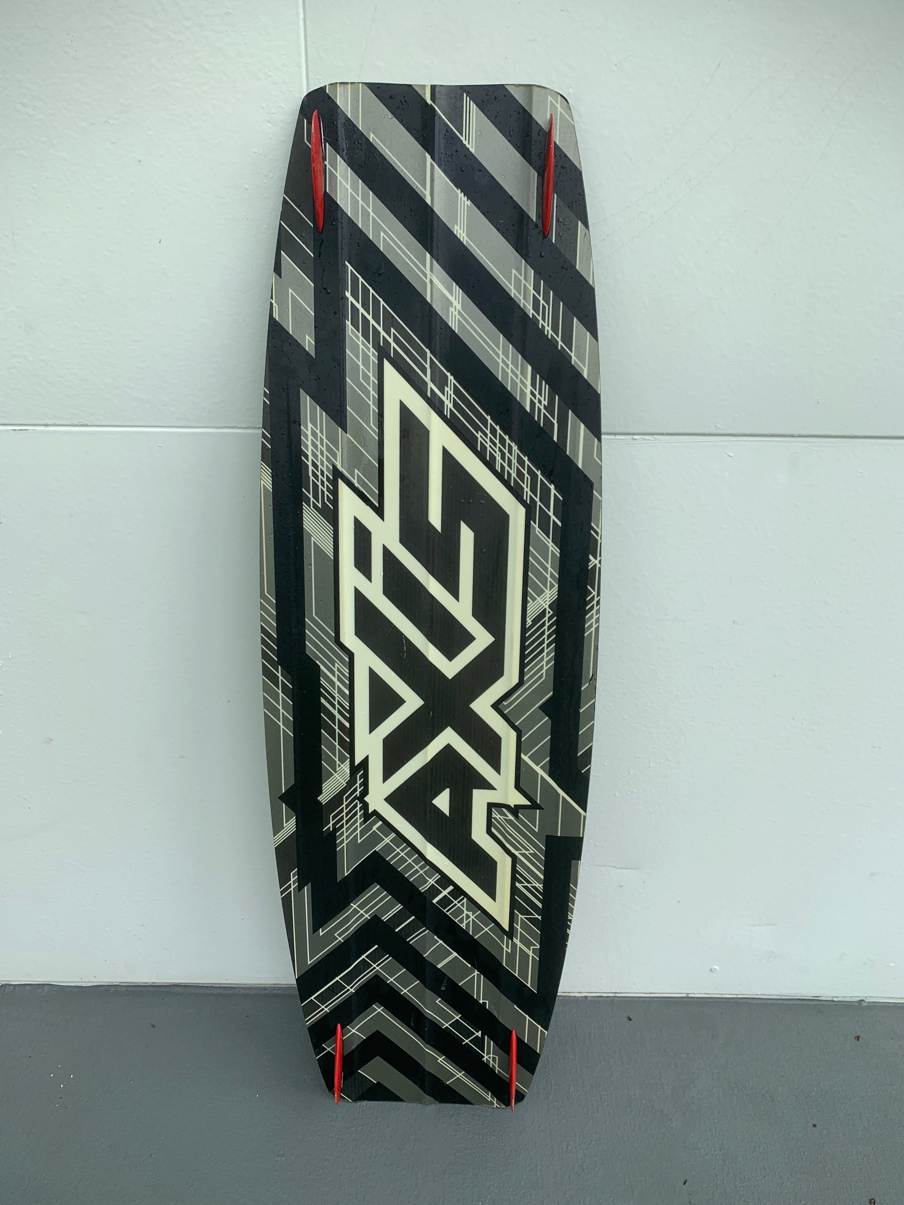 Axis Limited 134cm Twintip Used