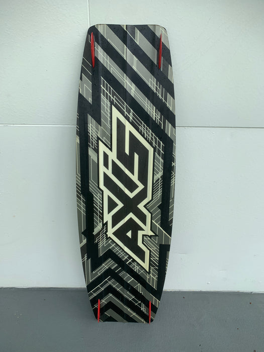 Axis Limited 134cm Twintip Used