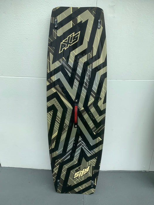 Axis Ultra 144cm Twintip Used