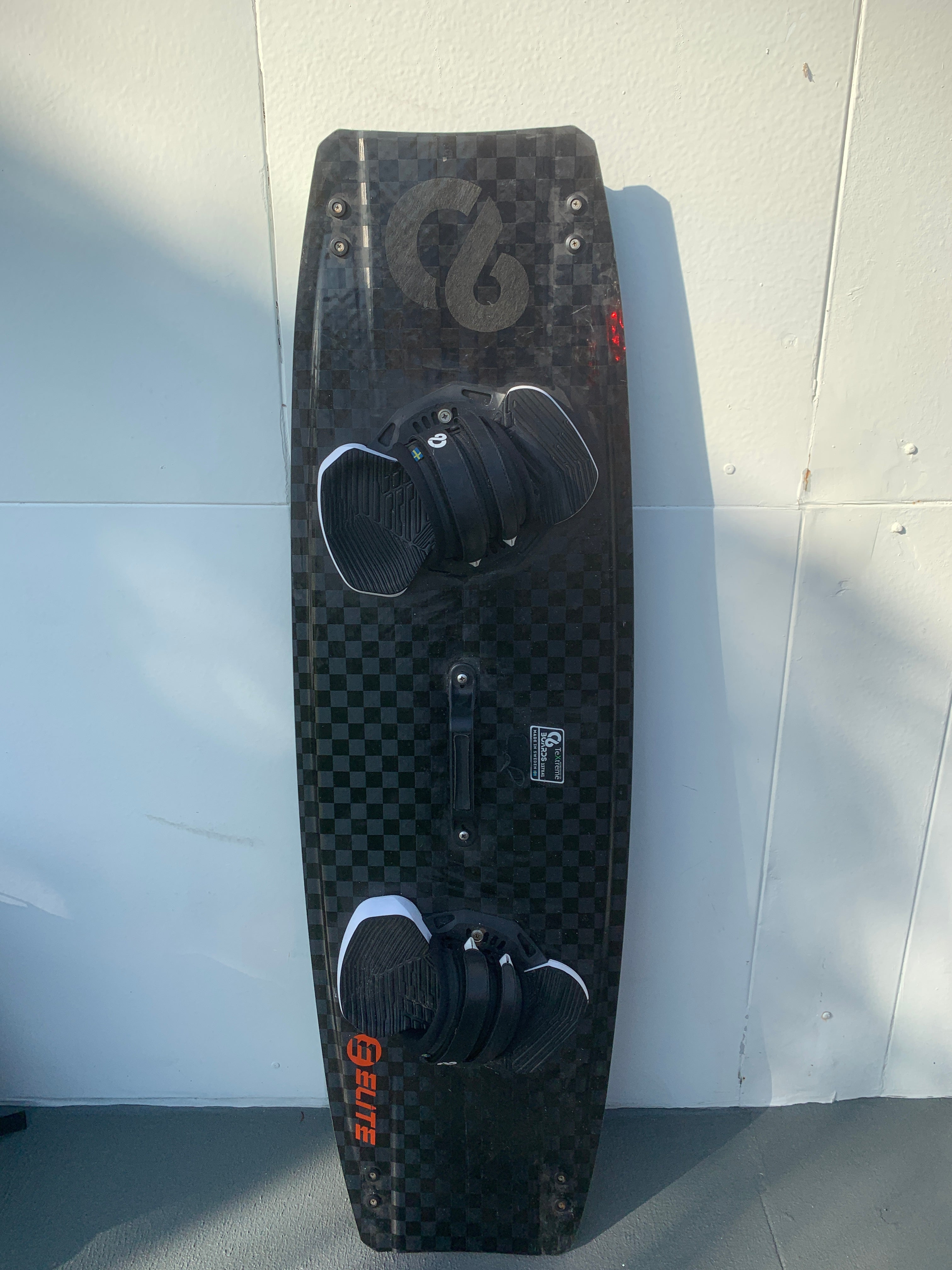 C6 Carbon 137 x 41cm Twintip Used with Straps