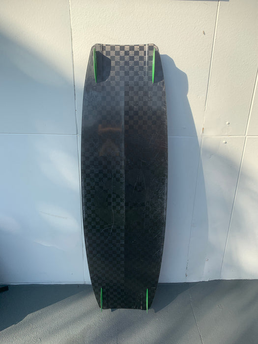 C6 Carbon 137 x 41cm Twintip Used with Straps