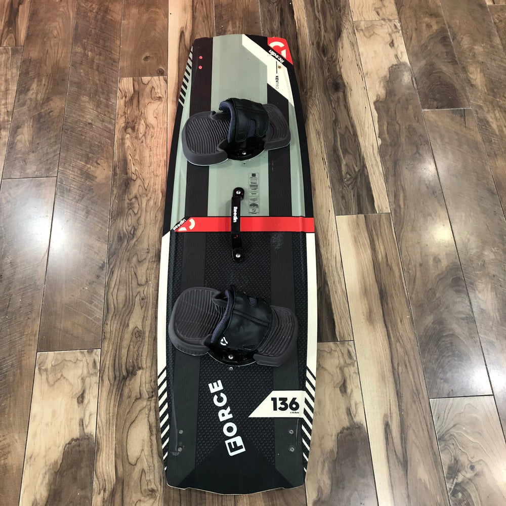 Reedin KevPro V4 Kiteboard 136x41.5 USED Complete