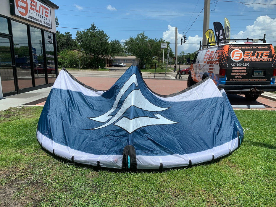 2025 Naish Pivot Dark Blue 8m Demo