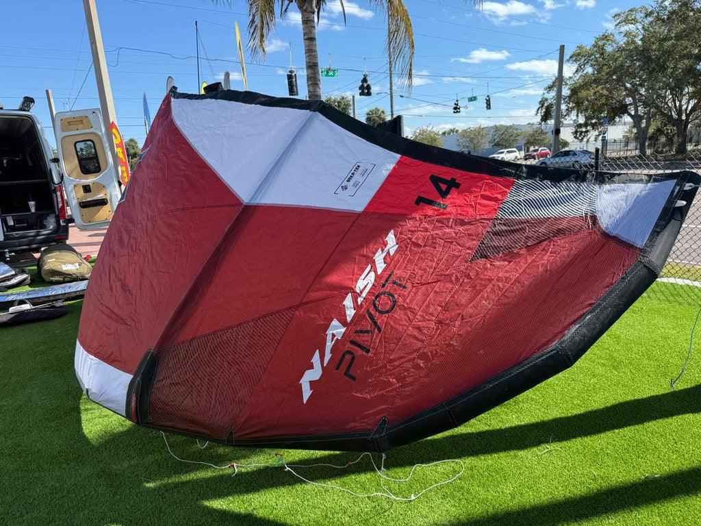 2025 Naish Pivot Red Kite 14m Demo