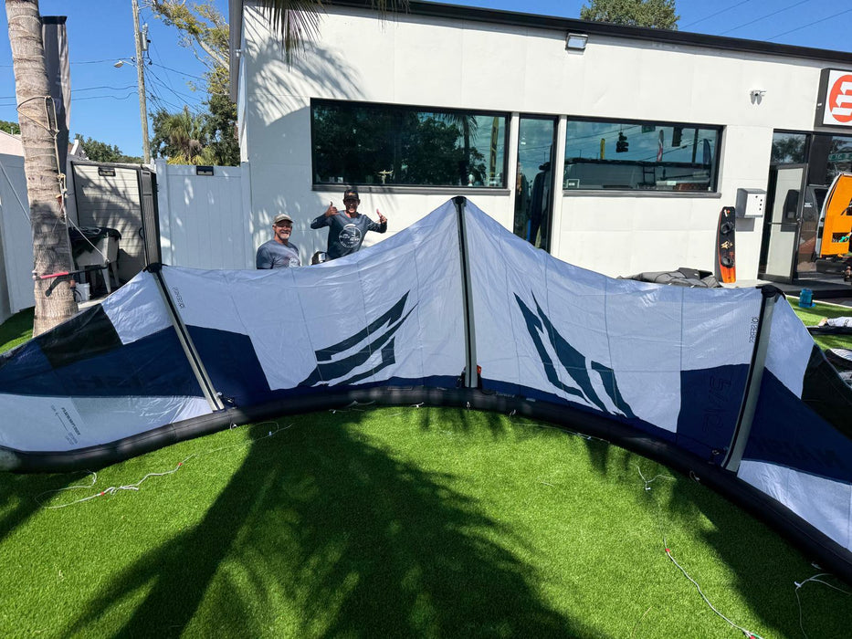 2026 Naish Pivot [Q] White 7 Demo25