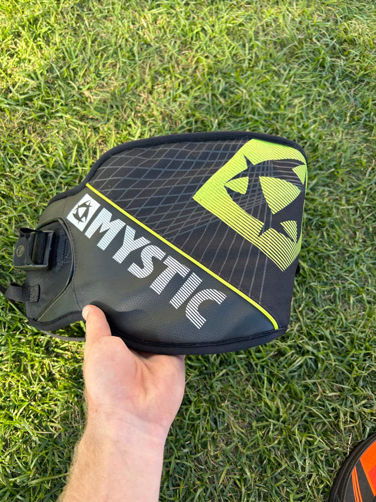 2015 Mystic Star Waste Harness XS Used