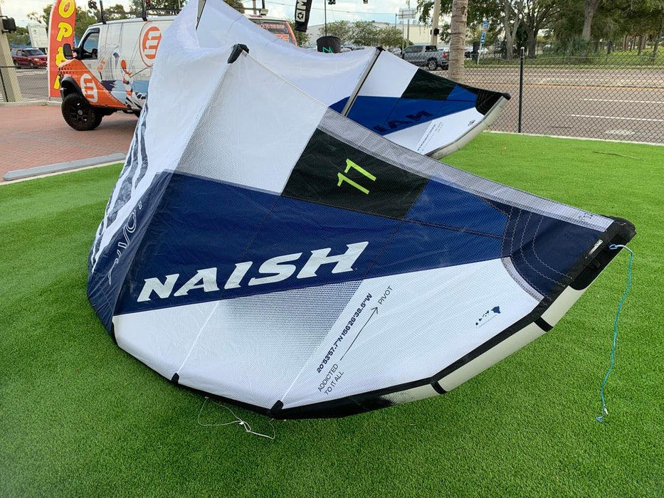 2026 Naish Pivot [Q] White 11 Demo25