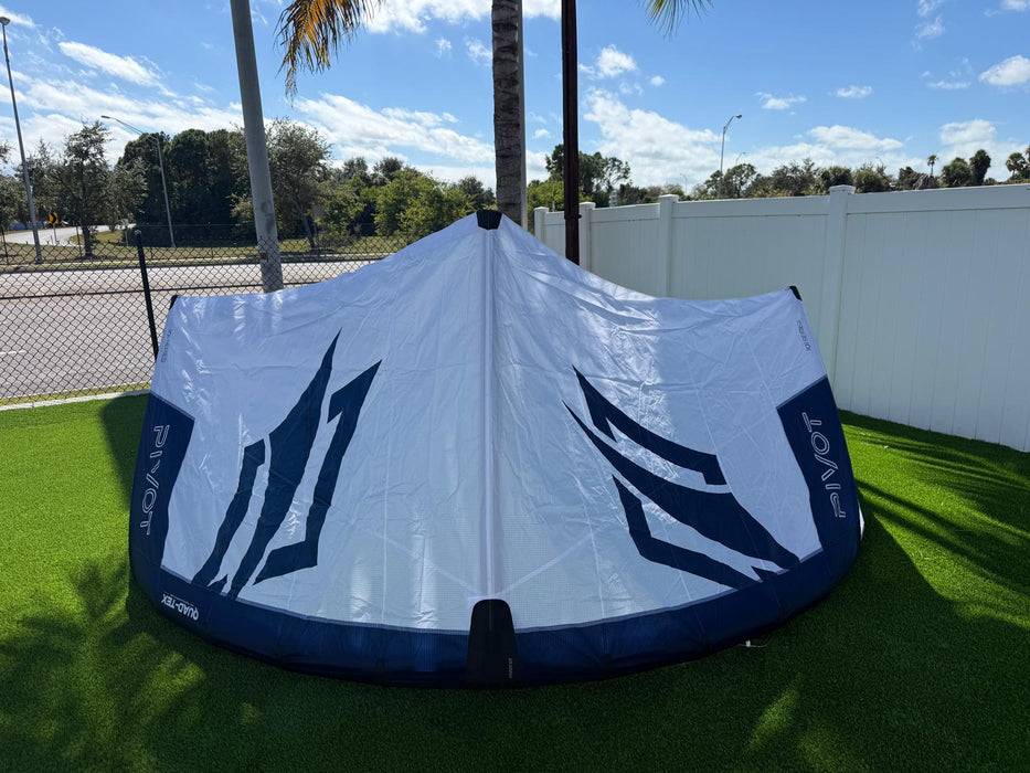 2026 Naish Pivot [Q] White 7 Demo25