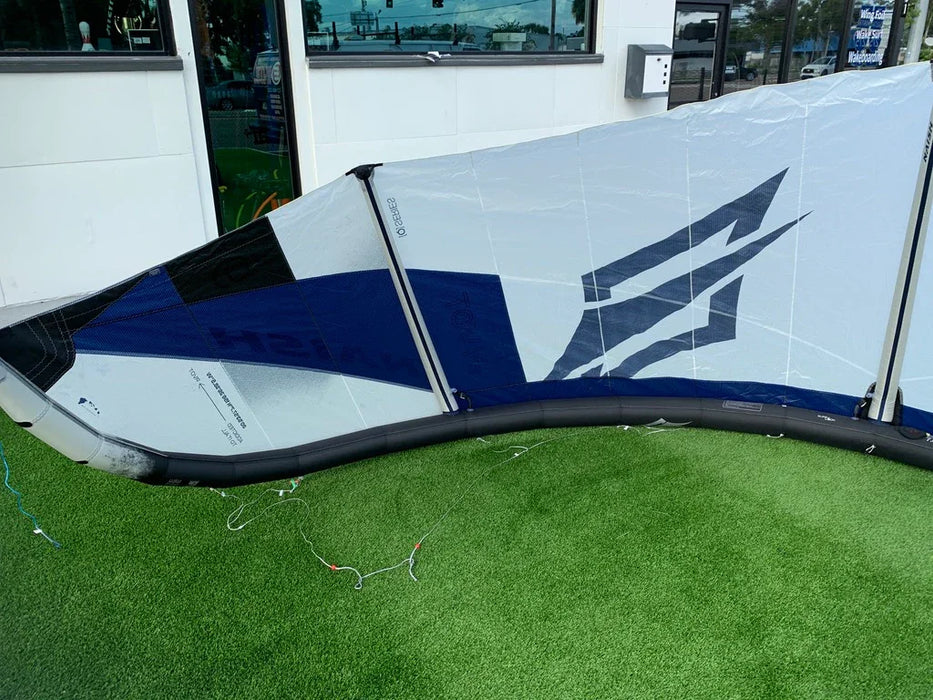 2026 Naish Pivot [Q] White 9 Demo25