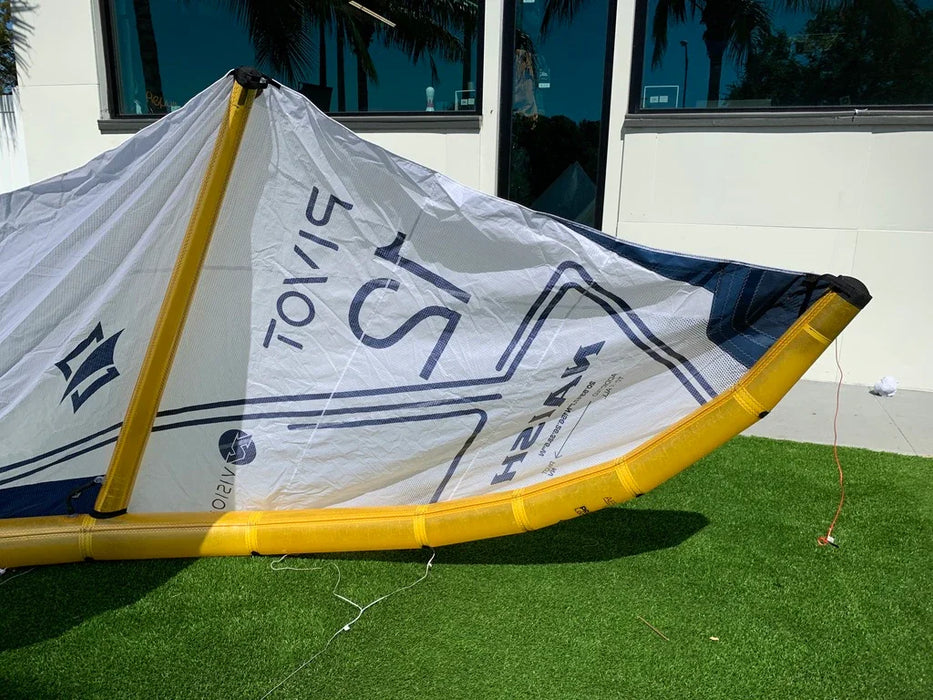 2026 Naish Pivot NVision White 12 Demo25